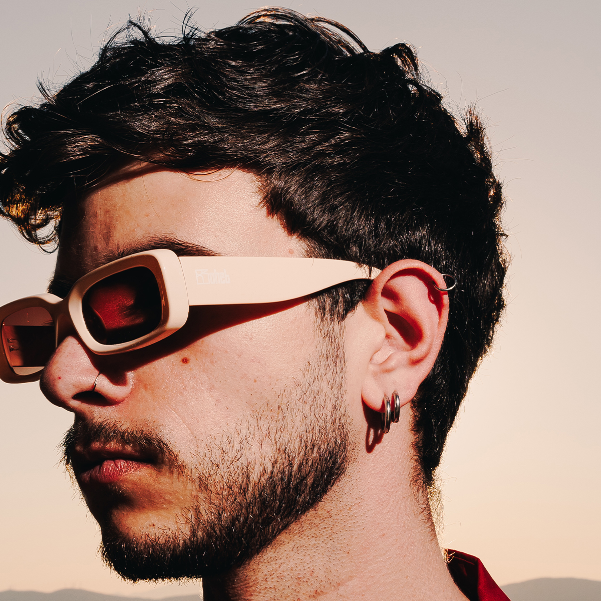 Recycled-Beige-Sunglasses-Ohet-Void-Model